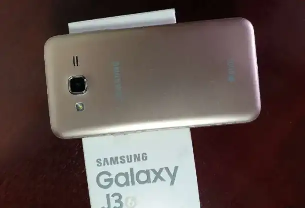 SAMSUNG Galaxy J3 2016, фотография 2