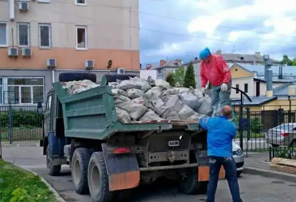 Камаз самосвал для вывоза мусора в Нижнем Новгороде, фотография 1