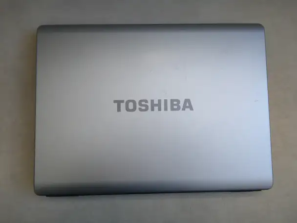 Toshiba Satellite L300-11M ноутбук рабочий, фотография 2
