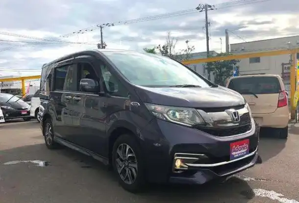 HONDA STEPWAGON SPADA, фотография 4