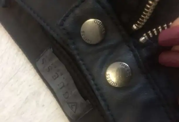 Продам новую фирменную юбку GUESS, фотография 2
