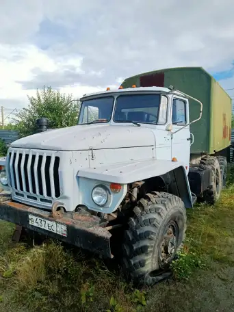 Топливозаправщик Урал 4320 АТЗ-7,5 и кунг, фотография 13