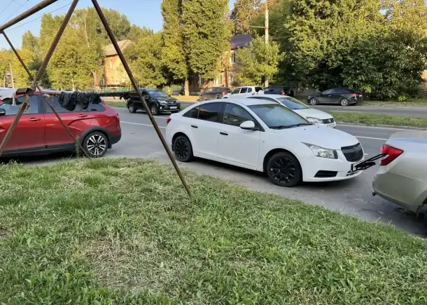 Продам автомобиль Chevrolet Cruze, фотография 2