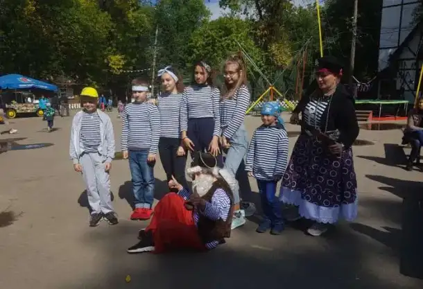 Ведущая и ди-джей, фотография 3