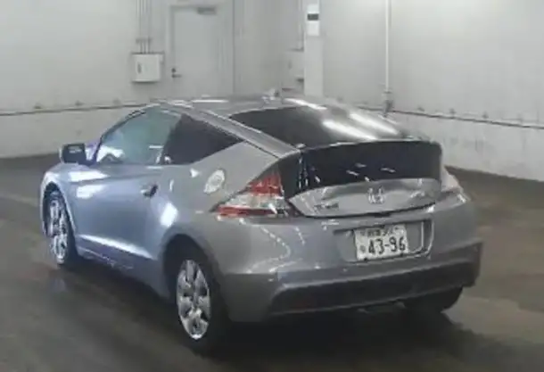 Honda CR-Z гибридный спорт-купе, фотография 2