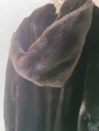 Шуба норковая Saga Furs с капюшоном, фотография 2