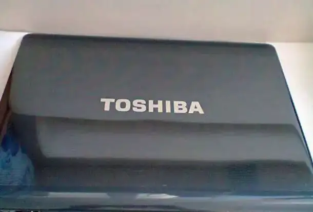 Toshiba Satellite P300 P300D Крышка с рамкой., фотография 1