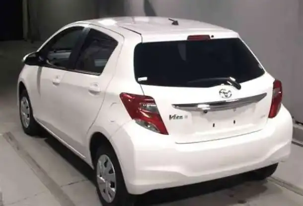 Toyota Vitz 2016, фотография 2