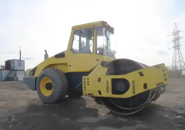 Грунтовый каток Bomag 213, 15 т, полный привод, ТНВД, фотография 3