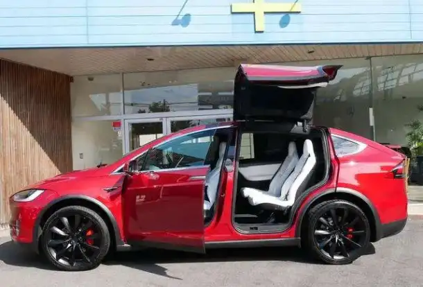Продажа автомобилей Tesla, фотография 15