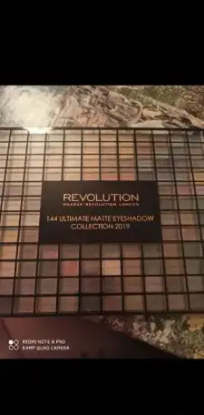 Палетка теней Revolution, фотография 1
