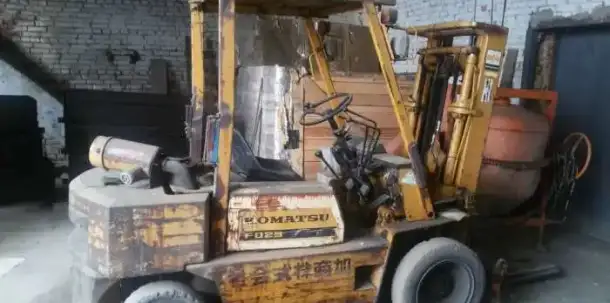 Погрузчик Komatsu FD25C, 1990 г.в., б/у, фотография 3