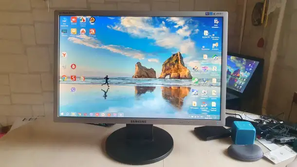 Монитор Samsung SyncMaster 2243NW 22, фотография 1