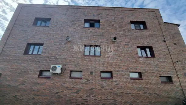 Дом 895 м2 на участке 4.38 сот., фотография 3