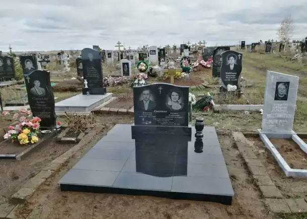 Памятники и мемориальные комплексы из гранита, фотография 6