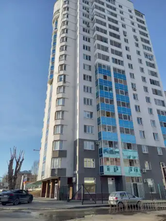 Большая однокомн. кв-ра 56 кв.м. СП, 2010 Уралмаш, 56,00 м², 15 эт., Уралмаш м., г., ул. Кировградская, 42, фотография 1