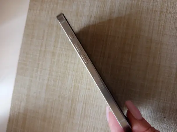 iPhone 16, фотография 4