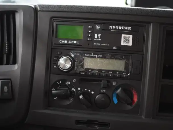 Седельный тягач Isuzu Giga, фотография 4