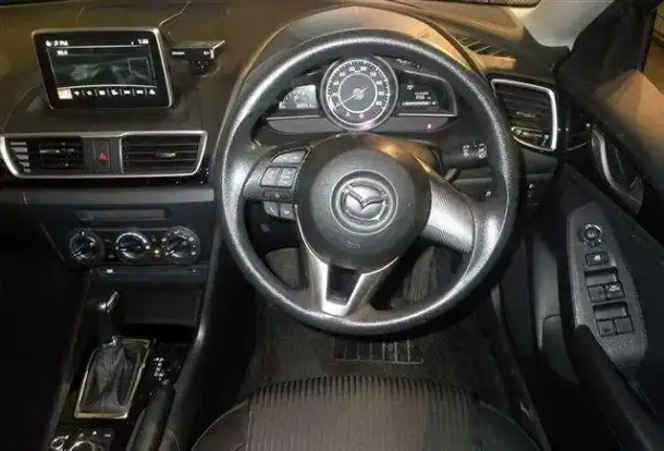Седан среднего класса mazda axela кузов bm5ap 3 поколение полный привод 4 wd без пробега РФ, фотография 1