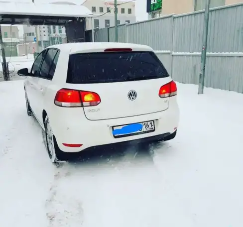Продаю автомобиль Volkswagen Golf, фотография 4