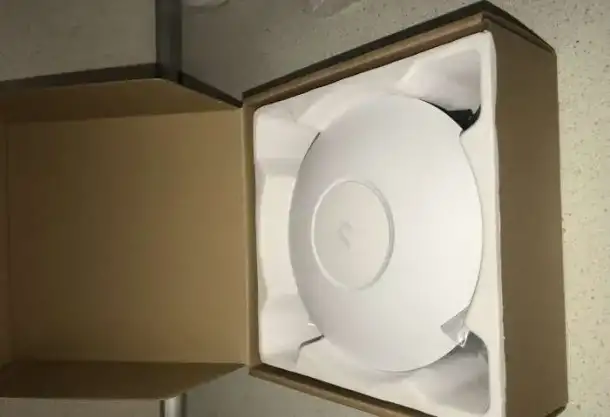 Точка доступа Wi-Fi Ubiquiti UniFi AP AC Pro, фотография 3