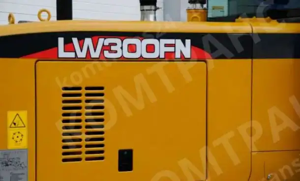 фронтальный погрузчик XCMG LW300FN с лесозахватом, фотография 8