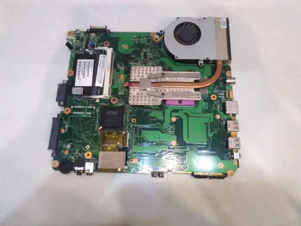 Toshiba Satellite A300 материнская плата, фотография 1