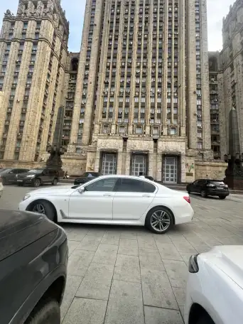 Автомобиль БМВ7 BMW 7-Series, фотография 4