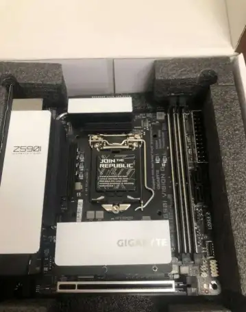 GIGABYTE Z590I VISION D, фотография 1