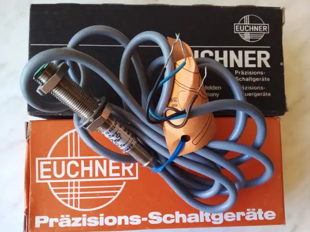 Индуктивный бесконтактный датчик Euchner leinfelden EGT 12X02-AP024-LC1011, фотография 2
