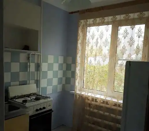 Сдаю 1к. кв. Комарова Бульвар  4/10п. 25м. ремонт  мебель ,бытовая техника,  цена 11т.р., фотография 3