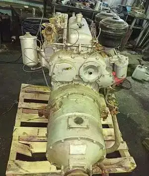 Судовой двигатель ЯАЗ-204 и реверс-редуктор, фотография 2
