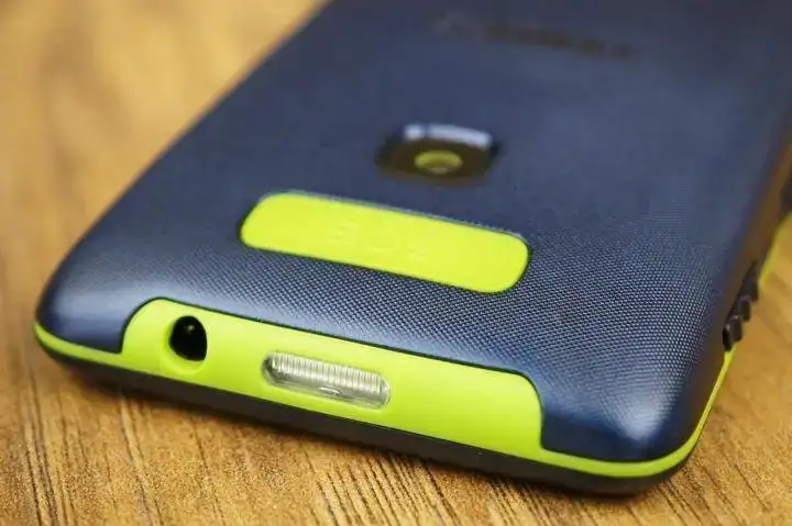 Philips Xenium E311 (новый,оригинал), фотография 3