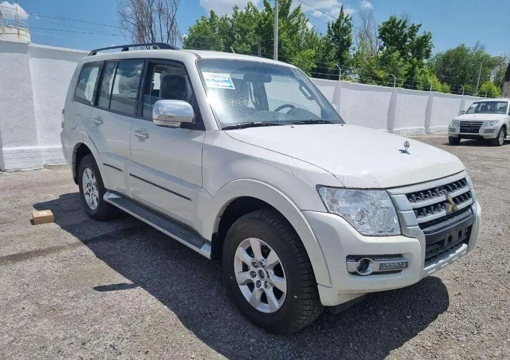 Продажа Mitsubishi Pajero iv рестайлинг 2 внедорожник 3.0 л. 174 л.с. новый под заказ, фотография 15