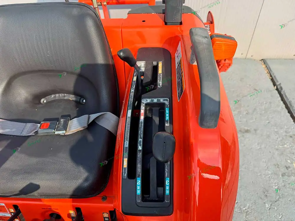 Японский минитрактор Kubota GT21 4295, фотография 11