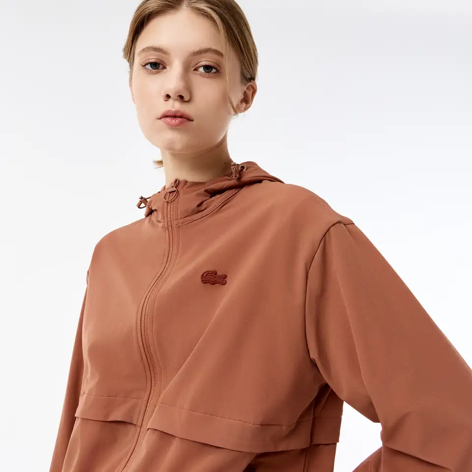 Женская лёгкая куртка lacoste с капюшоном, фотография 3