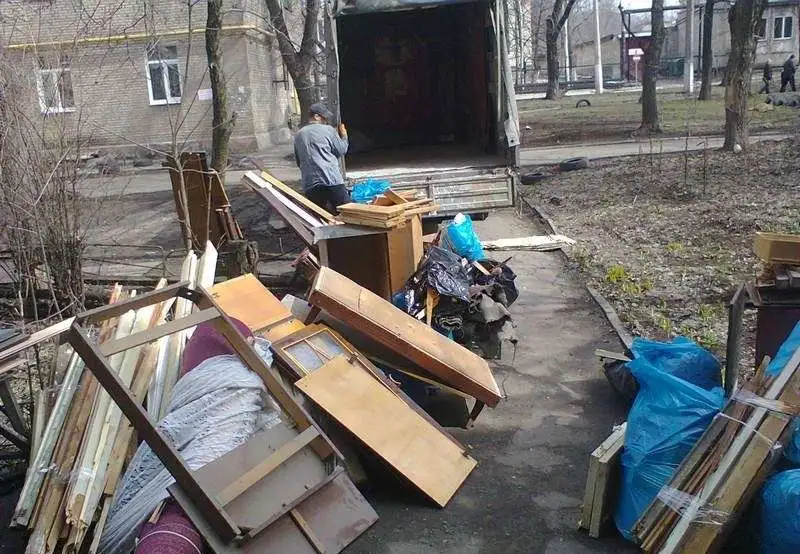 Вывоз старой мебели на утилизацию, фотография 1