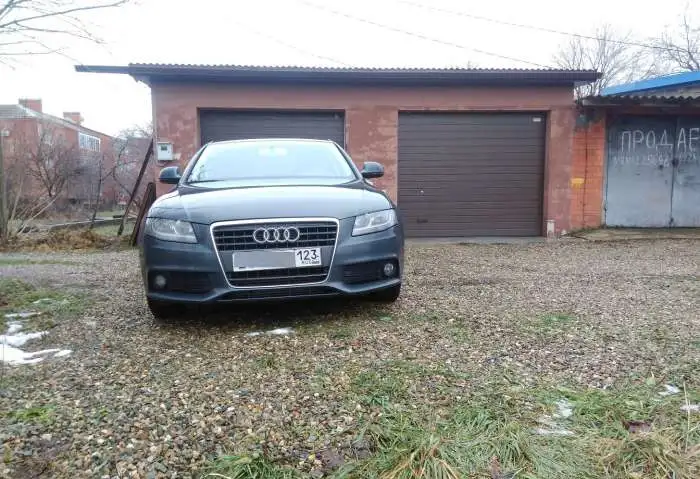 Audi A4 B8 2008 года выпуска с дизельным двигателем, фотография 2