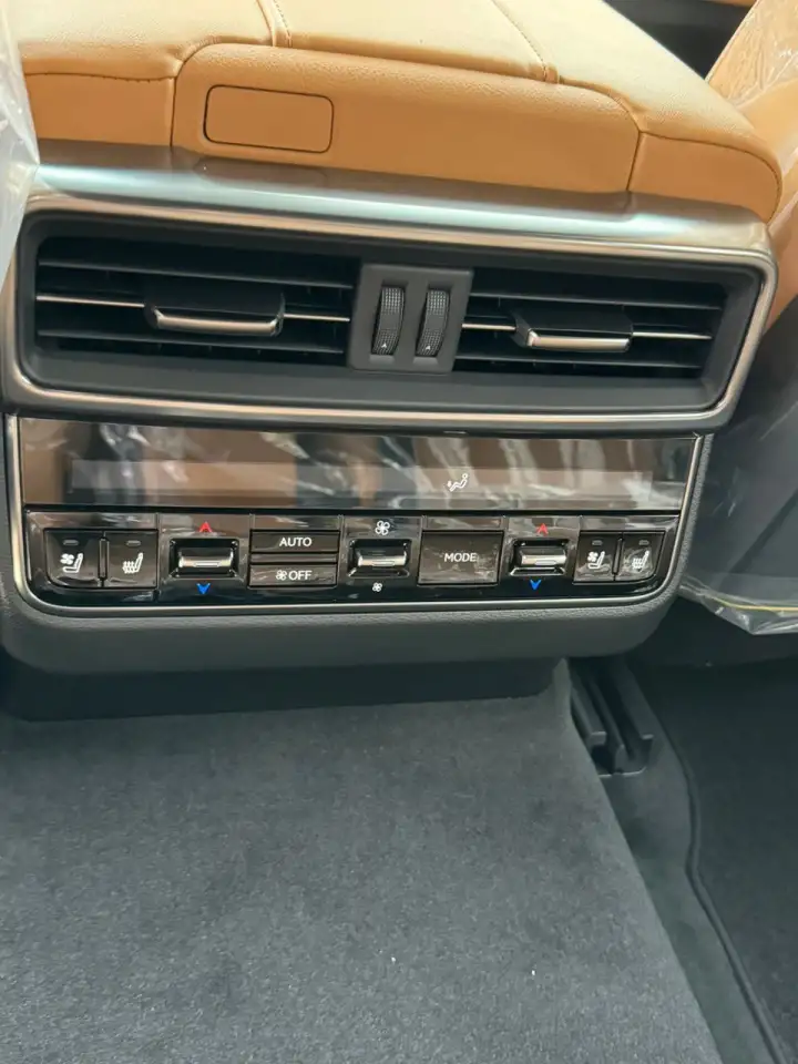 LEXUS LX600, фотография 12