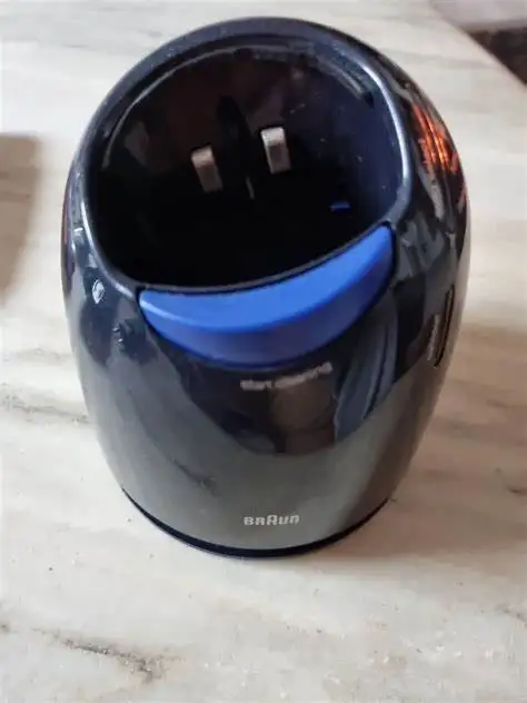 Braun Станция очистки и зарядки Braun series CleanCharge доставка, фотография 1