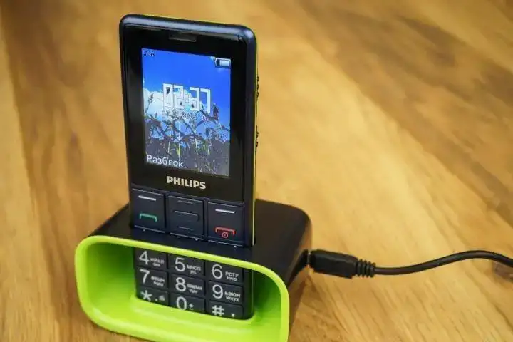 Philips Xenium E311 (новый,оригинал), фотография 1