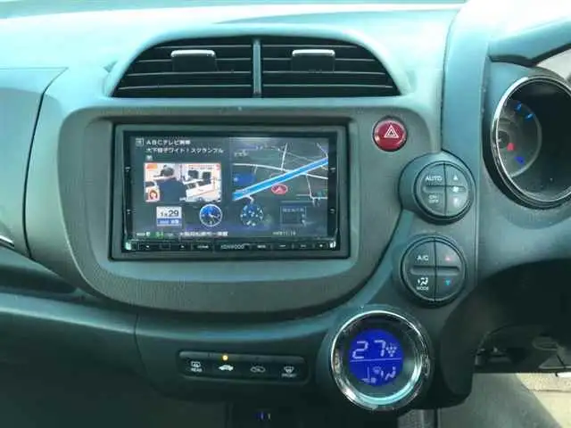 Универсал гибрид Honda Fit Shuttle Hybrid кузов GP2 модификация Hybrid Fine Line, фотография 8