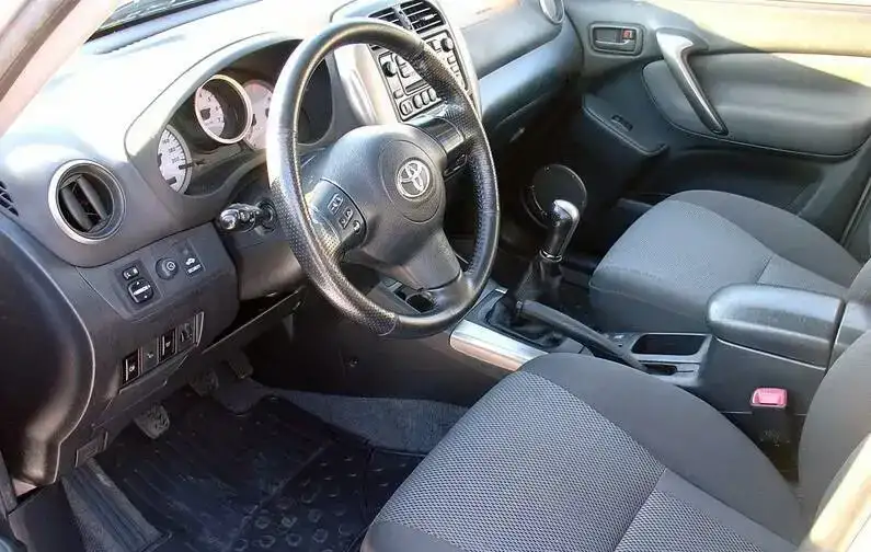 Продам машину Toyota RAV4, фотография 9