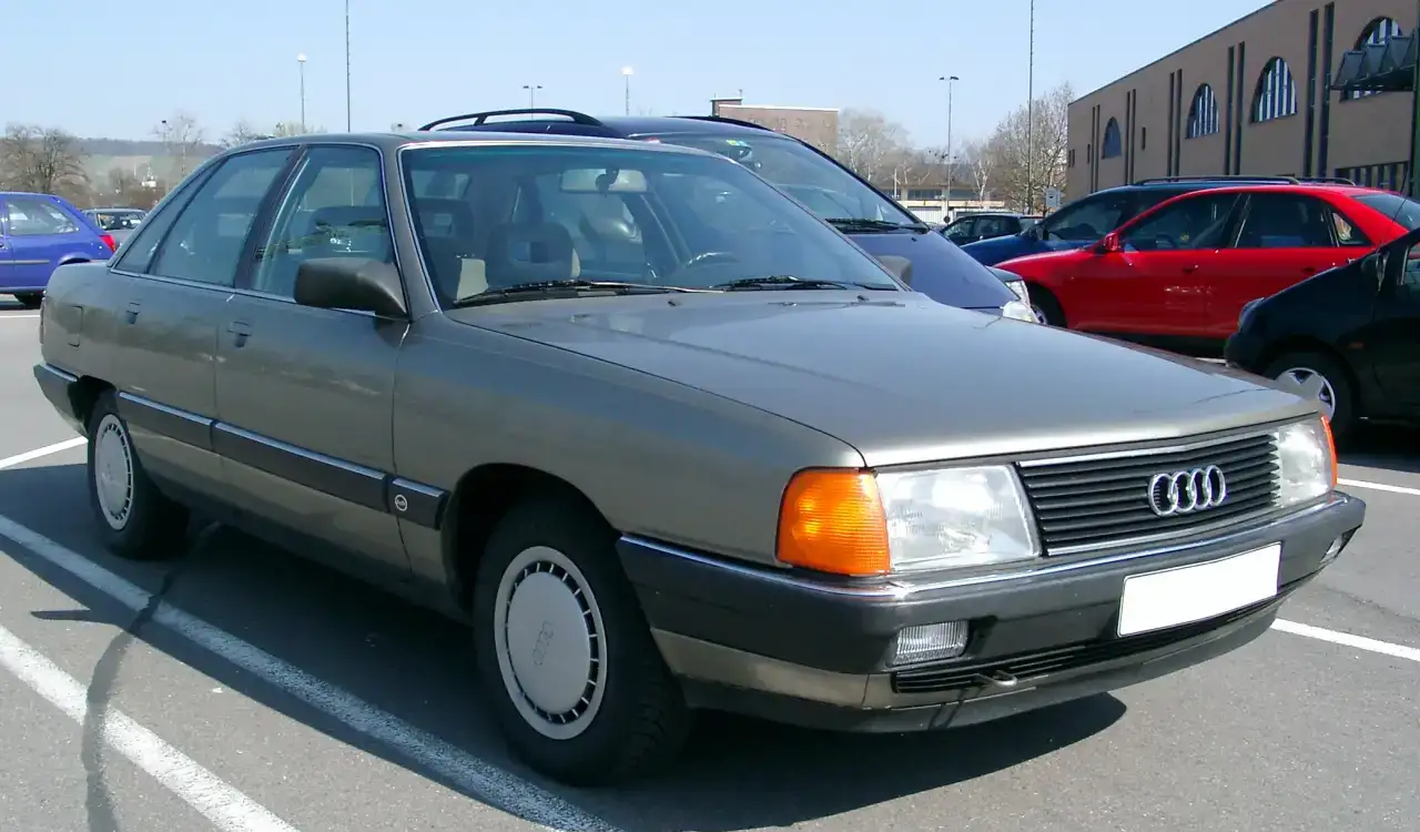 Запчасти Audi 100, фотография 3