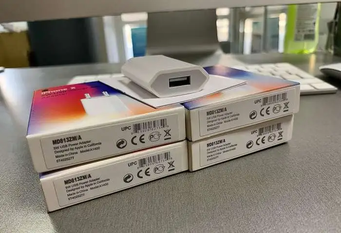 Сетевое зарядное устройство Apple , фотография 3