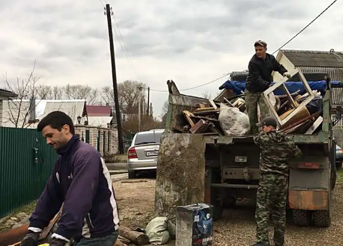 Демонтаж торговых павильонов в омске, фотография 1