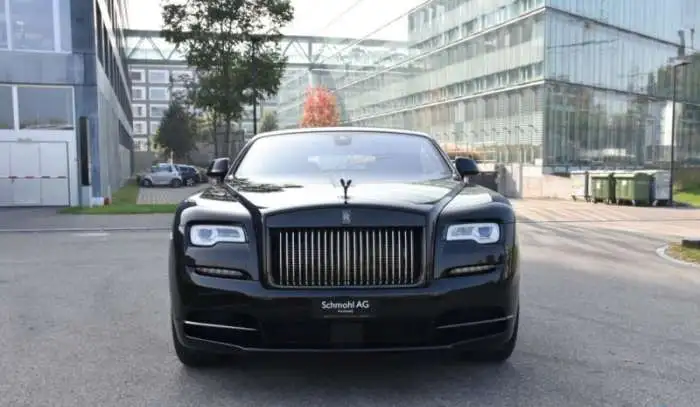 Rolls-Royce Dawn Black Badge 2017 года выпуска, фотография 1