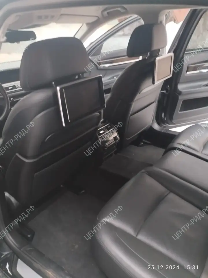 Автомобиль BMW 7 серия, 2013, фотография 8