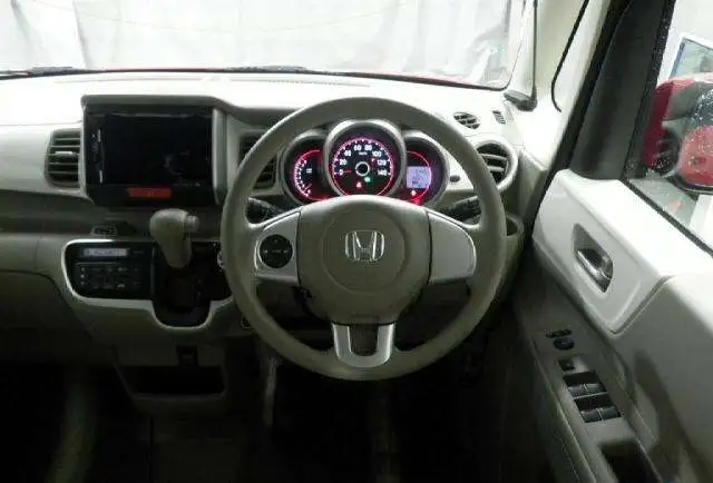 Хэтчбек HONDA N BOX SLASH, фотография 5