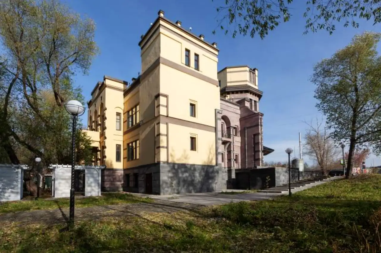 Старший повар на фабрику кухни, зарплата 90000 руб., фотография 1